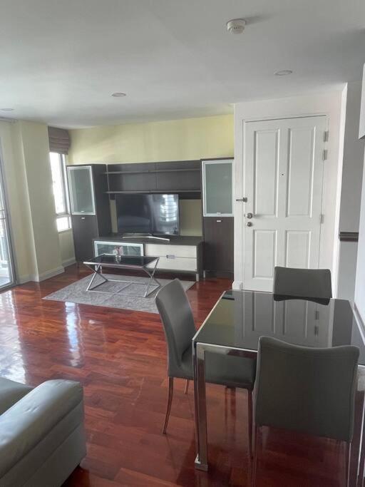 Delightful Condo In Central Location At Sukhumvit 49 Bangkok Buitenkant foto
